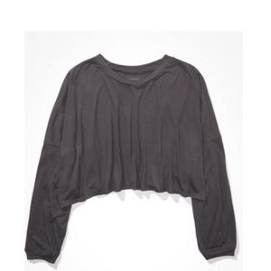AE Cropped Long Sleeve Crew Neck T-Shirt